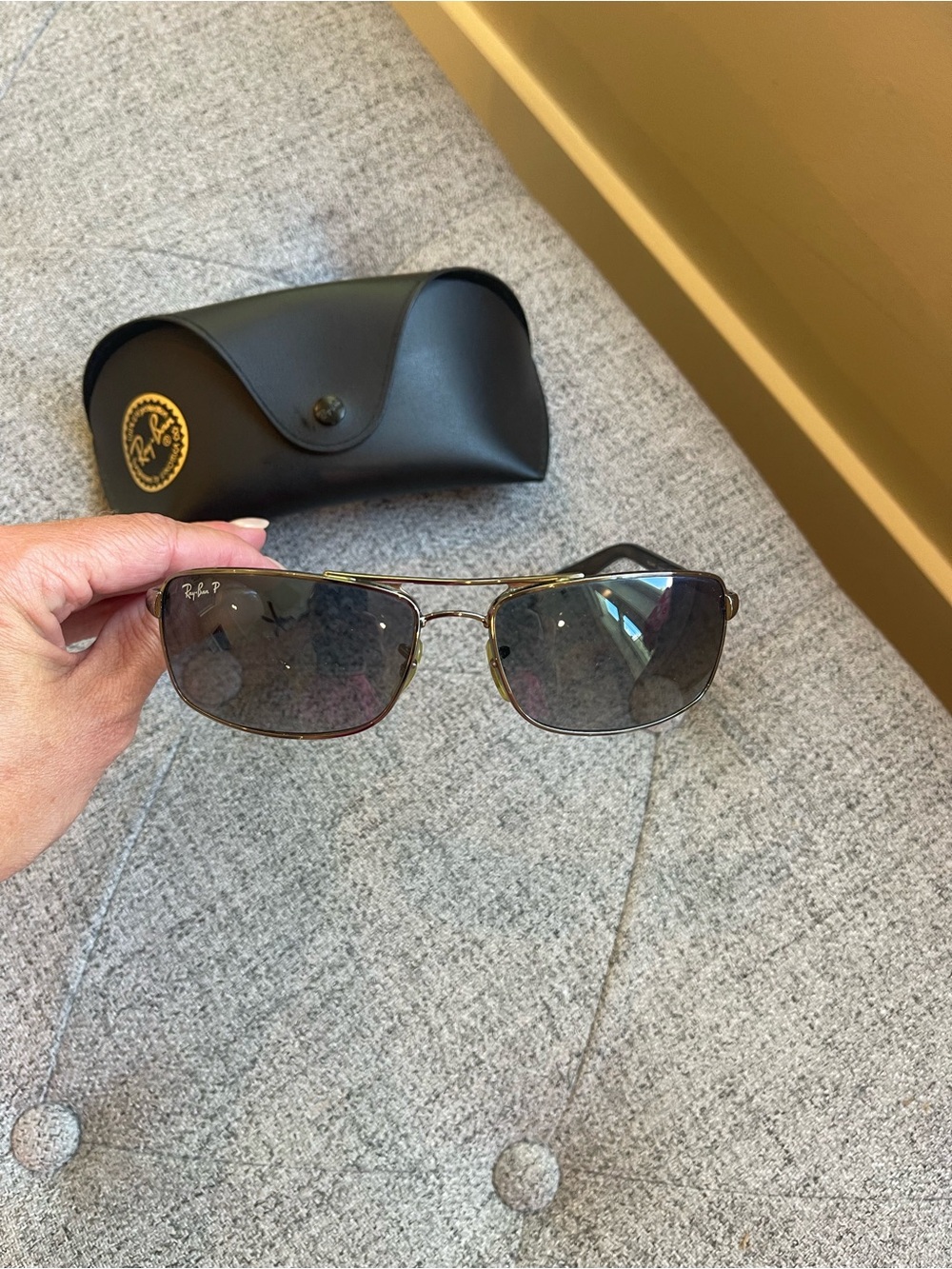 Ray-Ban Men’s Aviator-Style Sunglasses in Black - Picture 3 of 3